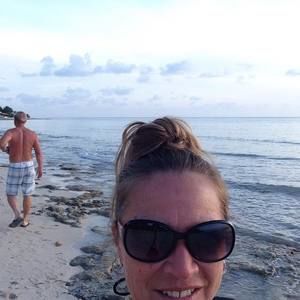 Meet your Posher, Renee